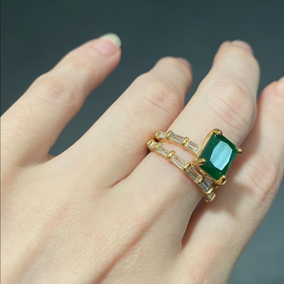 Elegant Green and Gold Ring size 7 emerald baguette 2 rings set - Picture 3 of 13